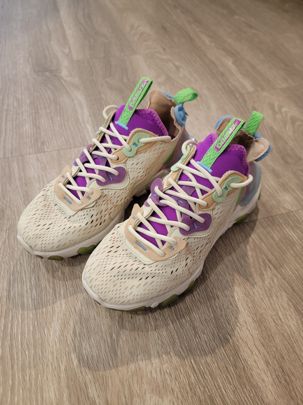 NIKE/DIMS CROSS TRAINERS